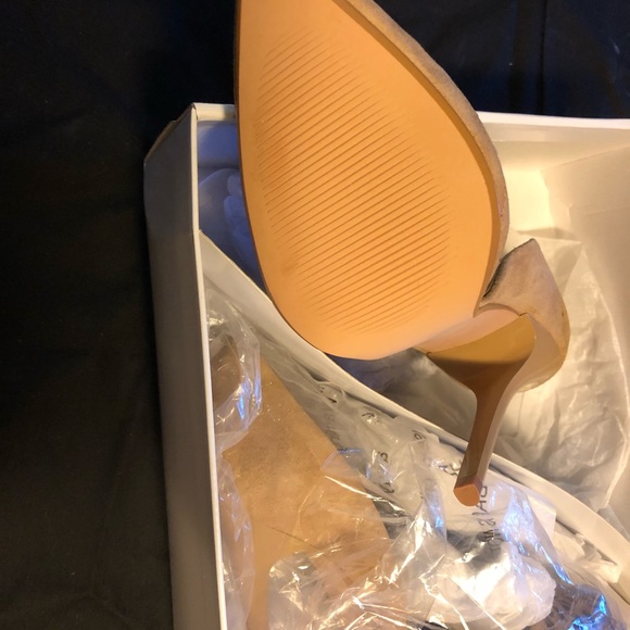 Suede Pumps! - Picture 3 of 7